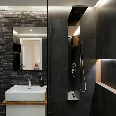 & Comfy 2mins Walking From Metro Athens